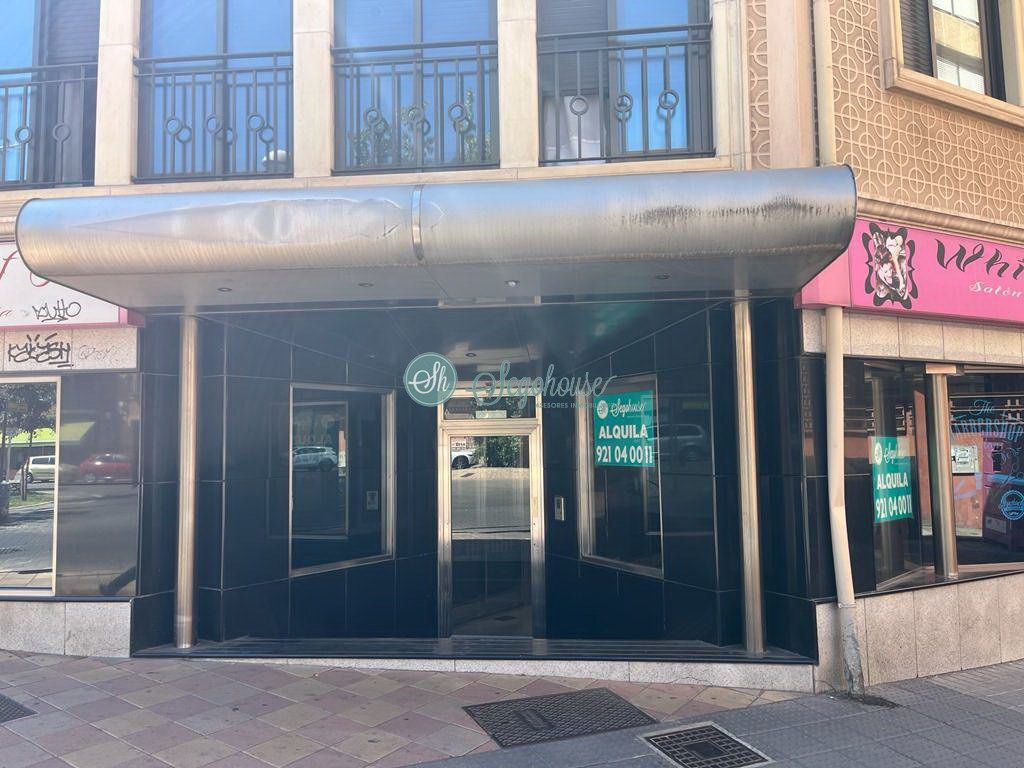 Retail in Segovia, Segovia to rent Building Photo- Image 1 of 7