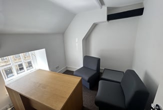 11 St. Margarets St, Bradford On Avon to rent Interior Photo- Image 2 of 4