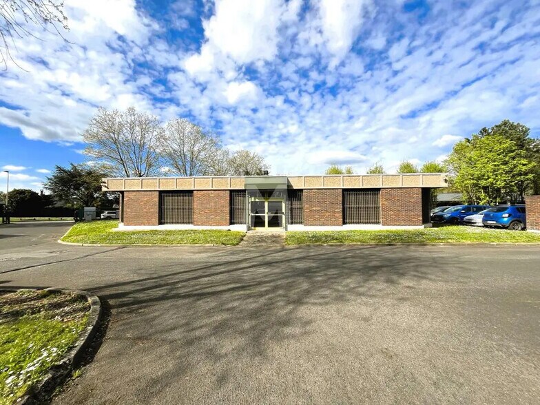 Office in Lisses to rent - Building Photo - Image 2 of 7