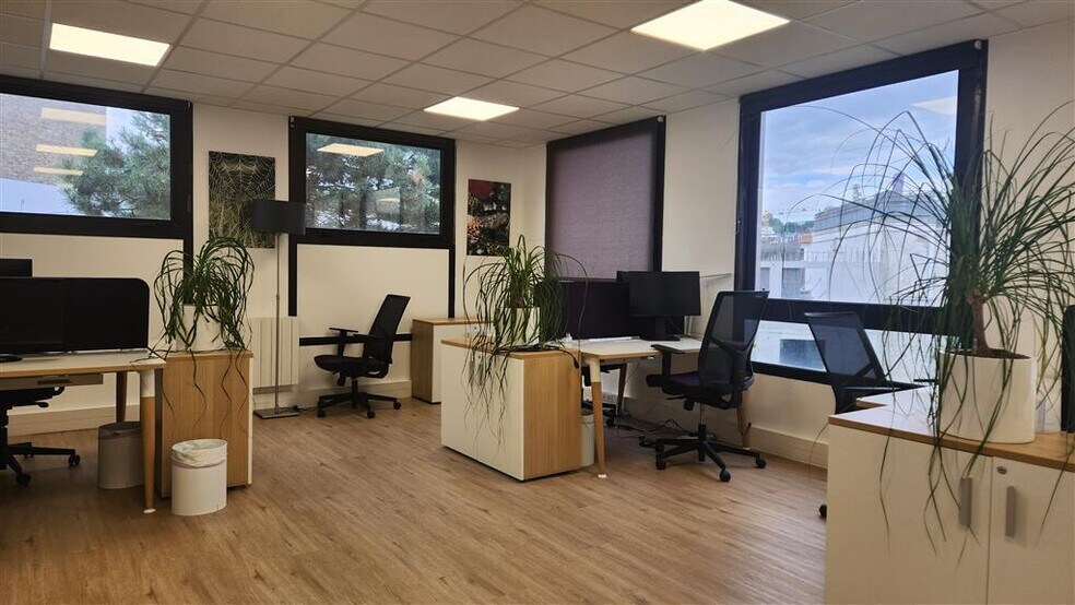 Office in Issy-les-Moulineaux to rent - Interior Photo - Image 3 of 6