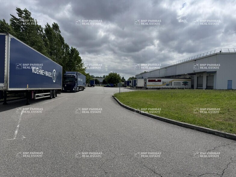 Industrial in Bruguières to rent - Building Photo - Image 2 of 18