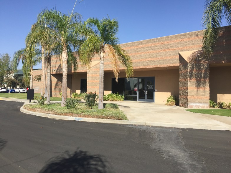 7500 District Blvd, Bakersfield, CA for sale - Primary Photo - Image 1 of 1