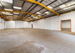 14 Felixstowe Rd, London to rent Interior Photo- Image 2 of 4