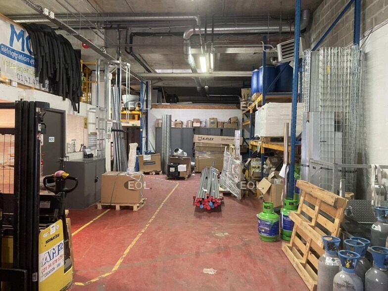 Light Industrial in Gennevilliers to rent - Interior Photo - Image 2 of 7