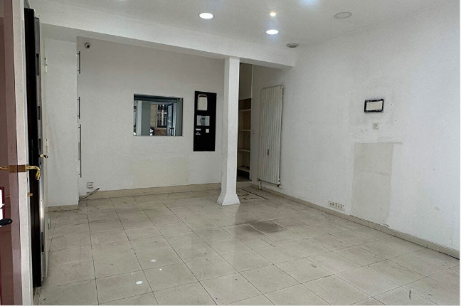 Retail in PARIS for sale - Interior Photo - Image 1 of 4