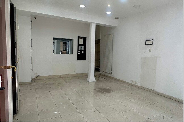 Retail in PARIS for sale Interior Photo- Image 1 of 5