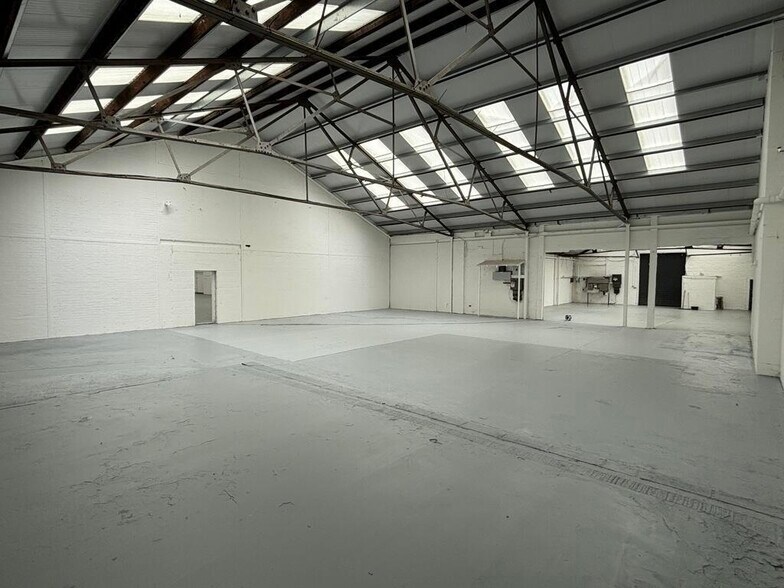 Abercromby Ave, High Wycombe to rent - Building Photo - Image 2 of 11