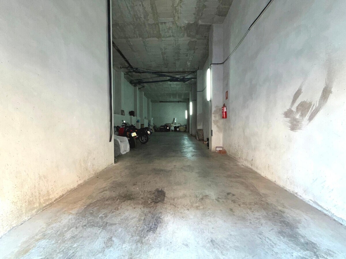 La Llosa, CST 12600 - Unit - - - Interior Photo - Image 1 of 10
