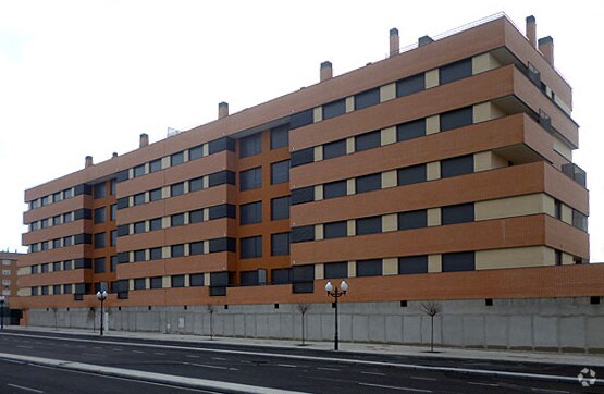 Retail in Ávila, Ávila to rent - Primary Photo - Image 1 of 3