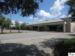 4739 Pecanland Mall Dr, Monroe, LA for rent Building Photo- Image 2 of 2