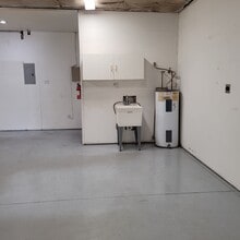 2755 Ore Mill Rd, Colorado Springs, CO to rent Interior Photo- Image 2 of 7