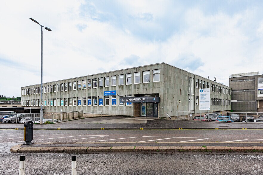 Princess square Rd, East Kilbride for sale - Primary Photo - Image 1 of 28