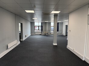 Gatwick Rd, Crawley to rent Interior Photo- Image 1 of 1