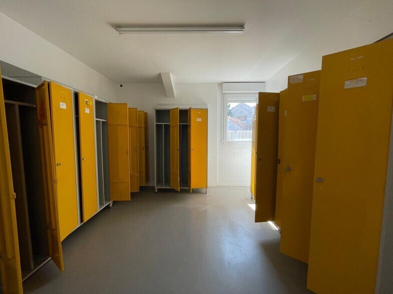 Industrial in Chevilly-Larue to rent - Interior Photo - Image 2 of 6