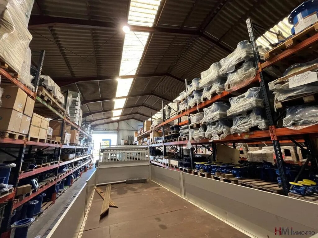 Location Local d'activités 532 m² - Photo 1