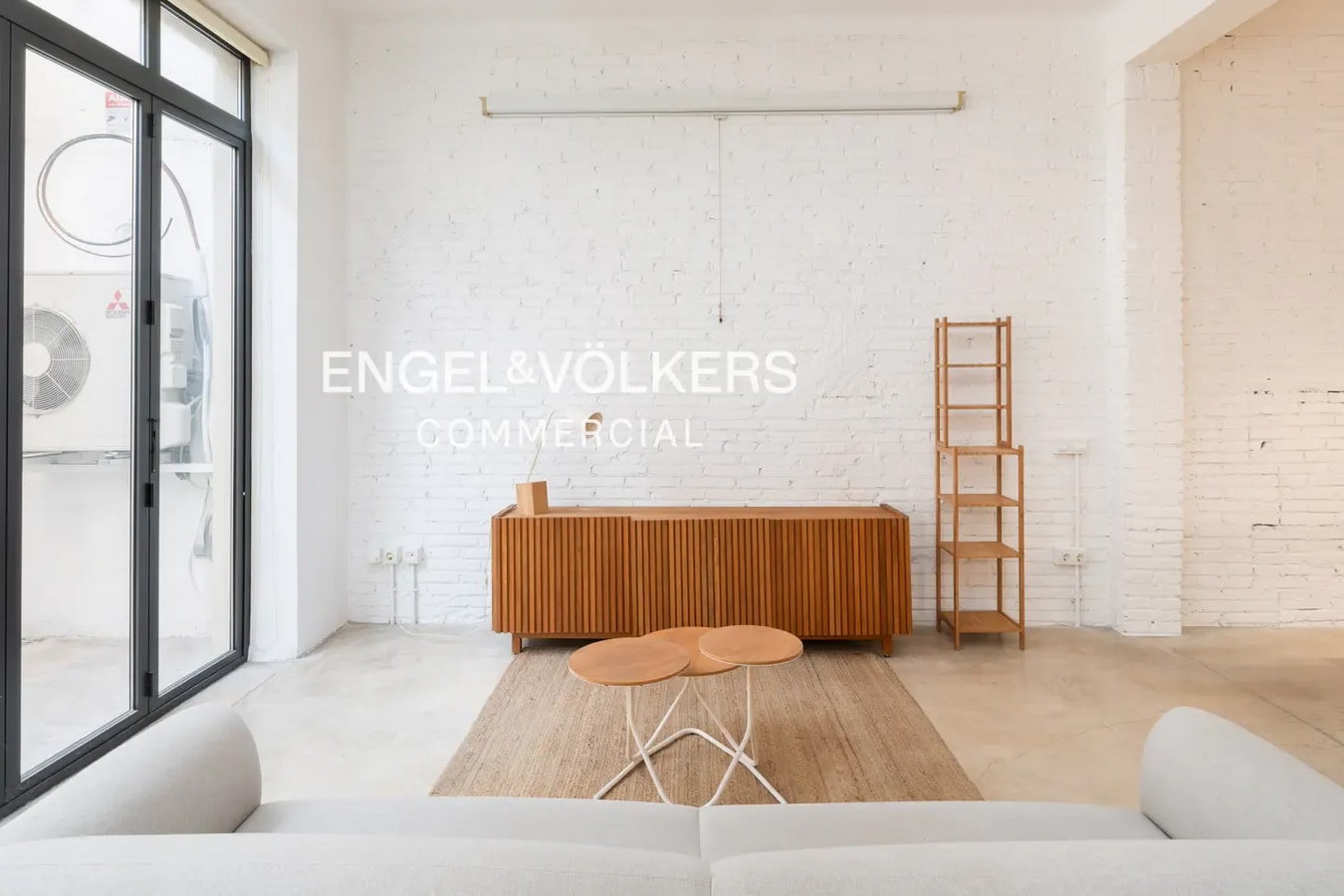 Barcelona, BAR 08004 - Unit - -  - Interior Photo - Image 1 of 8