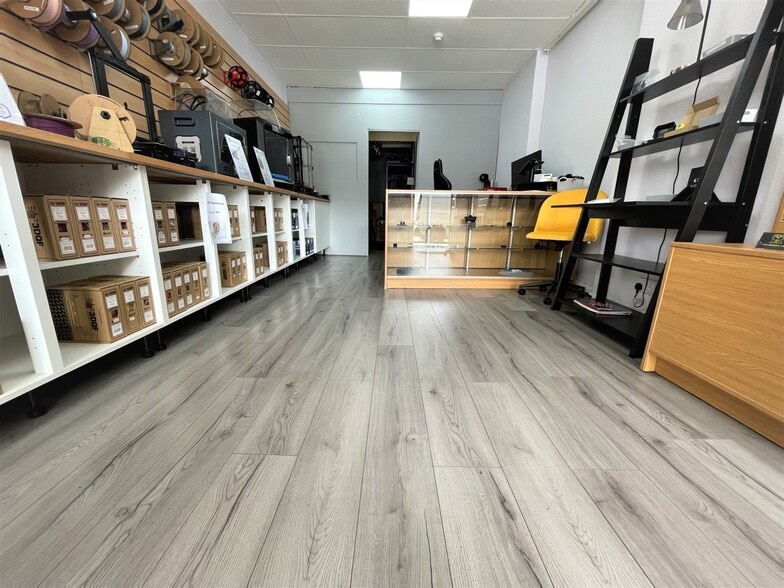 St. Pauls Sq, Isle Of Man to rent - Interior Photo - Image 3 of 23