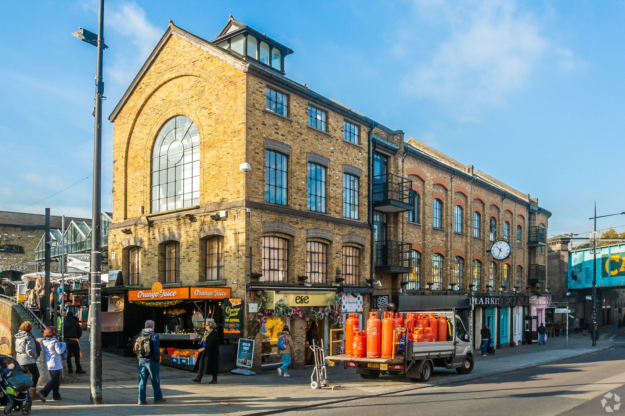 Camden Lock Pl, London for sale Primary Photo- Image 1 of 1