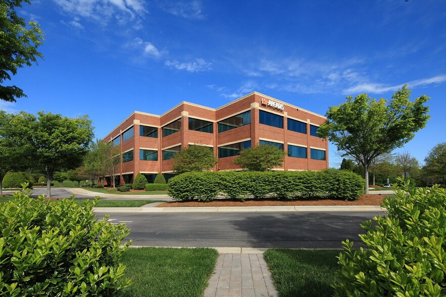 801 Corporate Center Dr, Raleigh, NC for rent - Primary Photo - Image 1 of 23