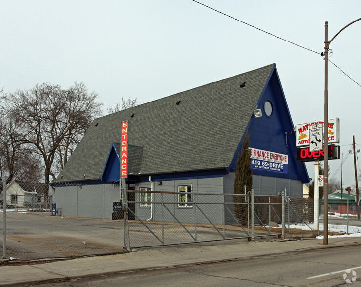 820 Woodville Rd, Toledo, OH for sale - Primary Photo - Image 1 of 23