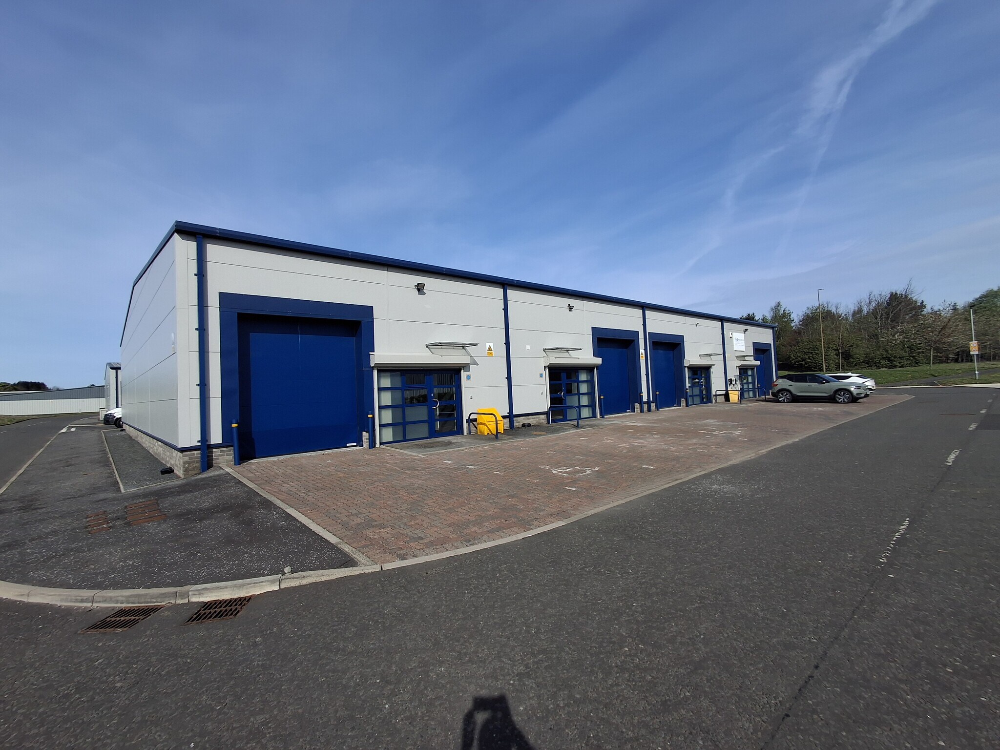 Appleton Parkway, Livingston to rent Primary Photo- Image 1 of 2