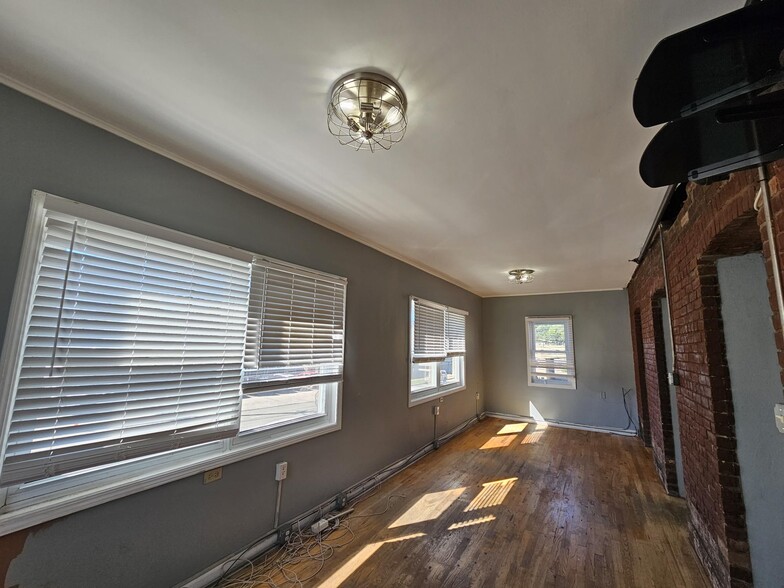 501 Central Ave, Orange, NJ for rent - Interior Photo - Image 3 of 17