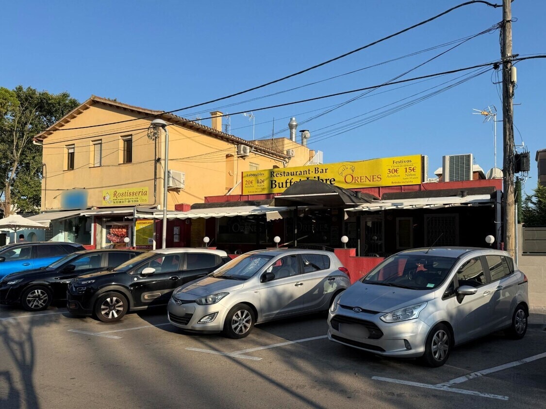 Retail in Castelldefels, Barcelona to rent Primary Photo- Image 1 of 6
