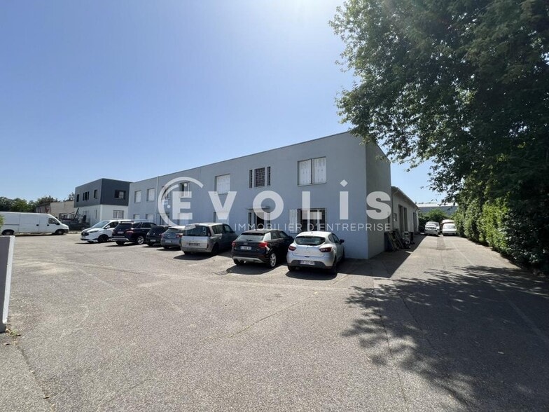 3 Rue Jean Macé, Saint-Symphorien-d'Ozon to rent - Building Photo - Image 1 of 23