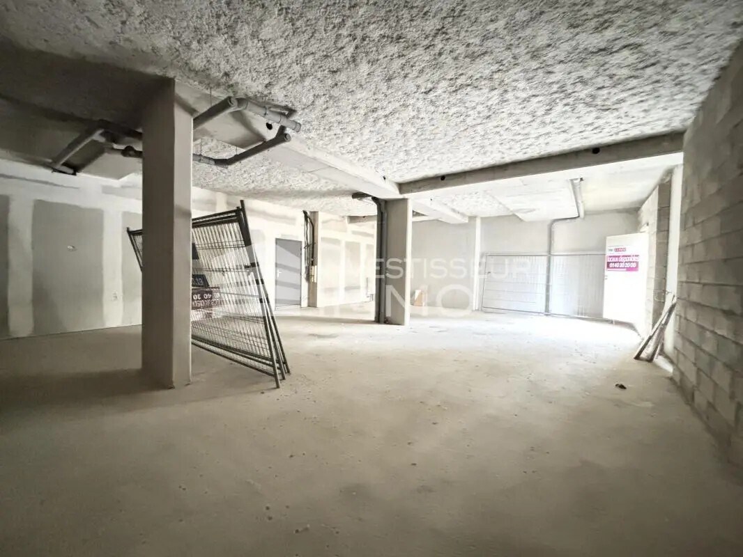 Retail in Saintry-sur-Seine to rent Interior Photo- Image 1 of 5