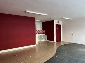 72-74 High St, Feltham to rent Interior Photo- Image 2 of 4