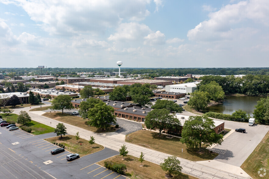 600-650 Executive Dr, Willowbrook, IL for rent - Aerial - Image 3 of 7