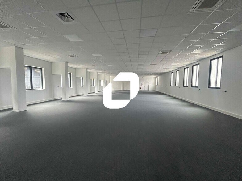 Office in Argenteuil to rent - Interior Photo - Image 2 of 18