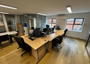 1 Ogden St, Manchester to rent Interior Photo- Image 2 of 6