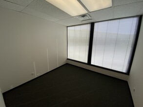 540-550 W Frontage Rd, Northfield, IL for rent Interior Photo- Image 1 of 3