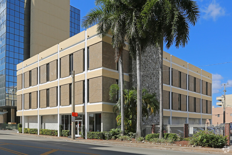 2550 S Douglas Rd, Coral Gables, FL for rent - Building Photo - Image 1 of 26