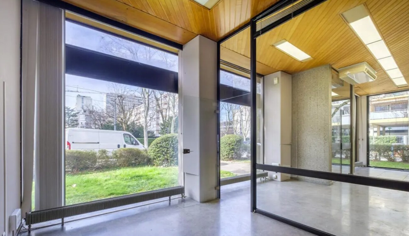 Villeurbanne, RHO 69100 - Unit Lot 1 -  - Interior Photo - Image 1 of 5