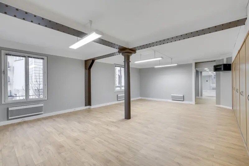 Location Bureaux 220 m² - Photo 1