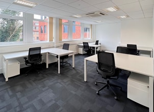 87-93 Bell St, Reigate to rent Interior Photo- Image 1 of 10