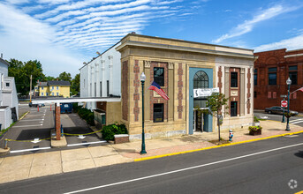 100 Center St, Wallingford, CT for rent Primary Photo- Image 1 of 7