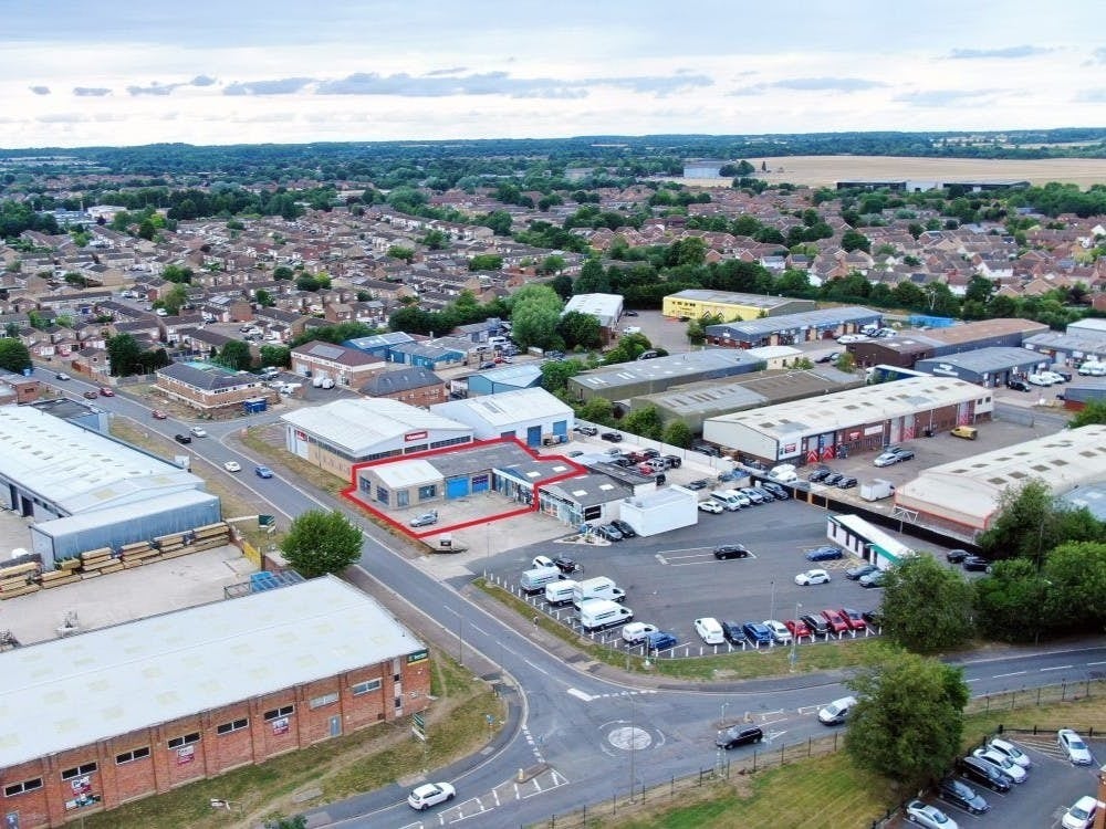 Churchill Rd, Bicester to rent Building Photo- Image 1 of 14