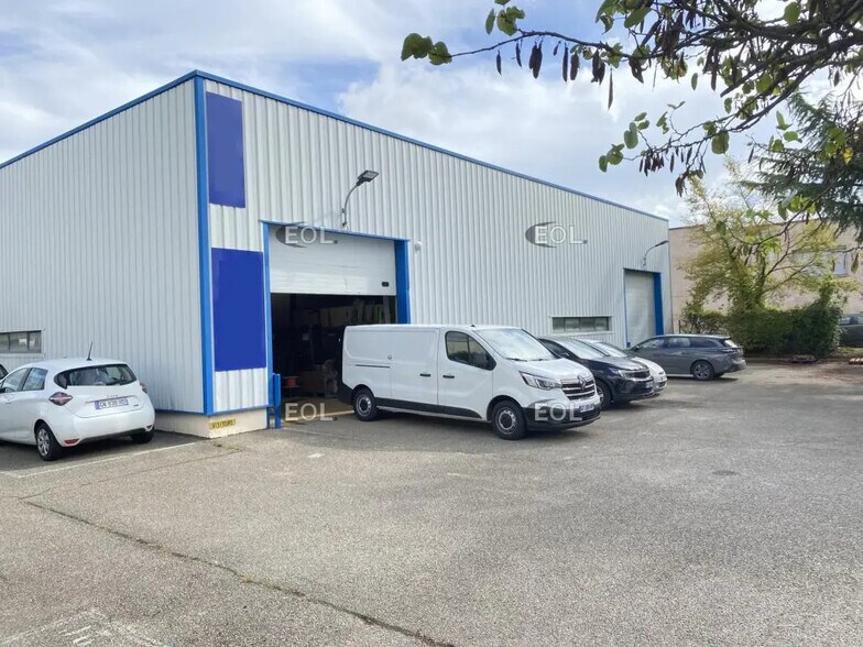 Light Industrial in Chassieu to rent - Building Photo - Image 3 of 15