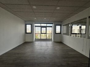 5 Rue Maurice Grandcoing, Ivry-sur-Seine for sale Interior Photo- Image 1 of 9
