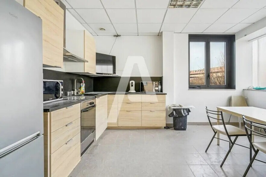 Light Industrial in Choisy-le-Roi to rent - Interior Photo - Image 3 of 5