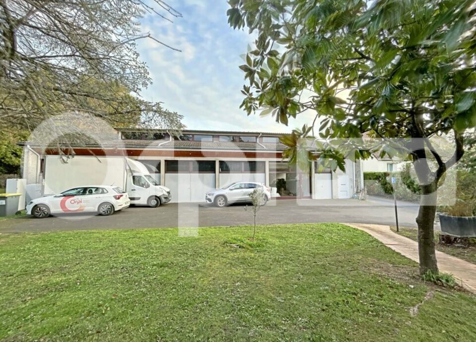 Industrial in Bures-sur-Yvette for sale Building Photo- Image 1 of 2