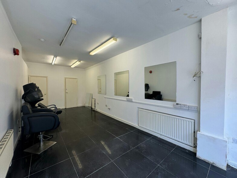 100 Stroud Green Rd, London for rent - Building Photo - Image 3 of 4