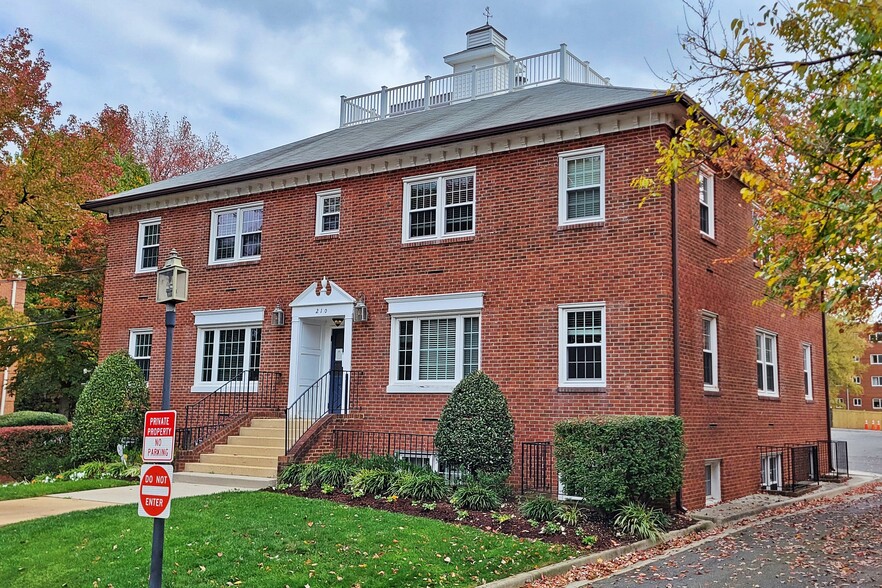 210 Little Falls St, Falls Church, VA for sale - Building Photo - Image 1 of 20