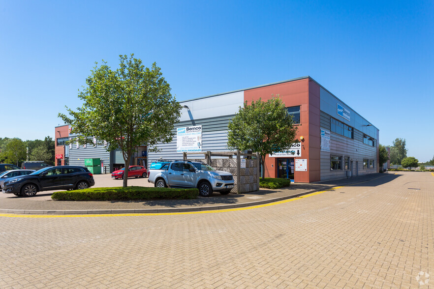 Quadrant Ct, Greenhithe for sale - Primary Photo - Image 1 of 1