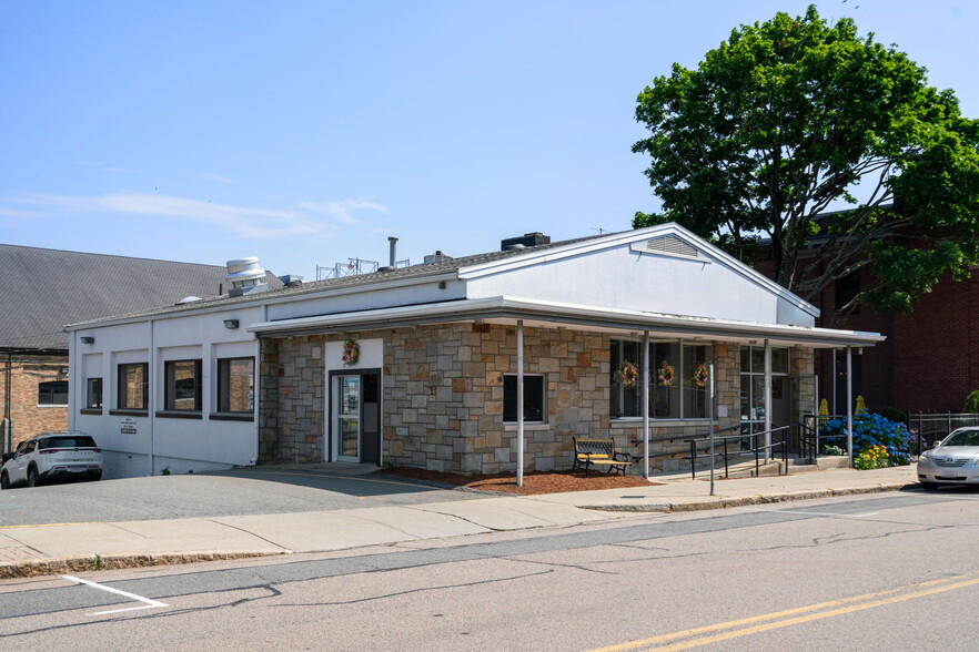 157 Central St, Norwood, MA for rent - Building Photo - Image 2 of 4