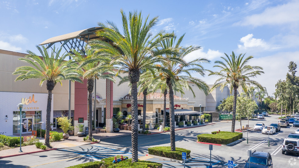 555 The Shops At Mission Viejo, Mission Viejo, CA for sale - Primary Photo - Image 1 of 1