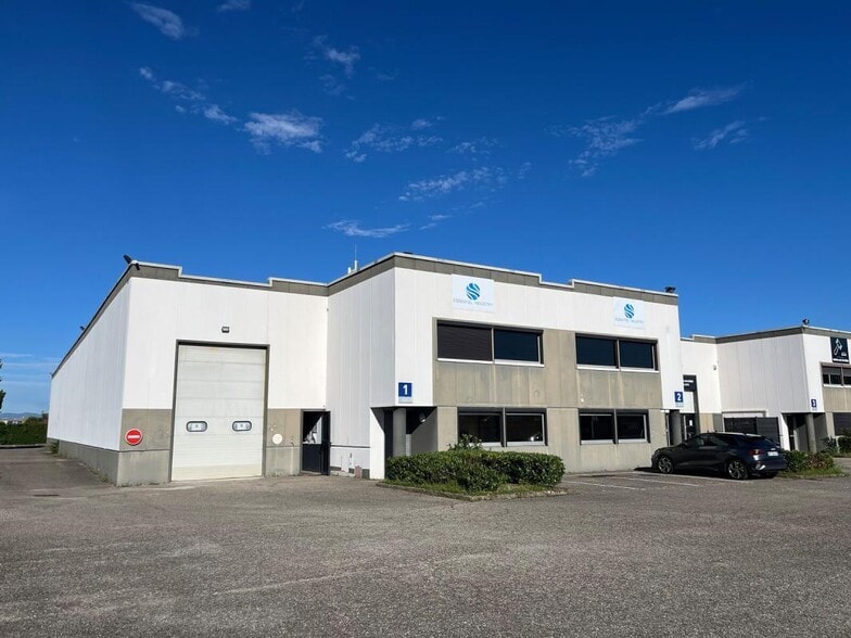 Light Industrial in Décines-Charpieu to rent - Building Photo - Image 2 of 21